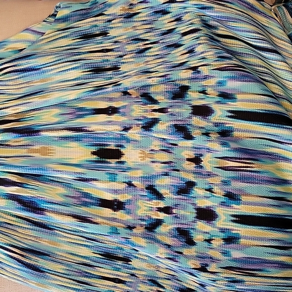 New Directions top- beautiful! - Picture 5 of 5